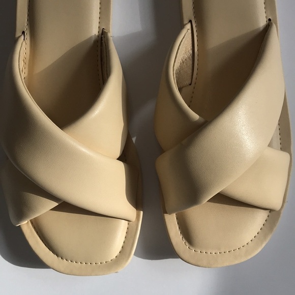 A New Day Daisy Crossband Slide Sandals Tan Cream Comfort Size 5.5 - Picture 15 of 17